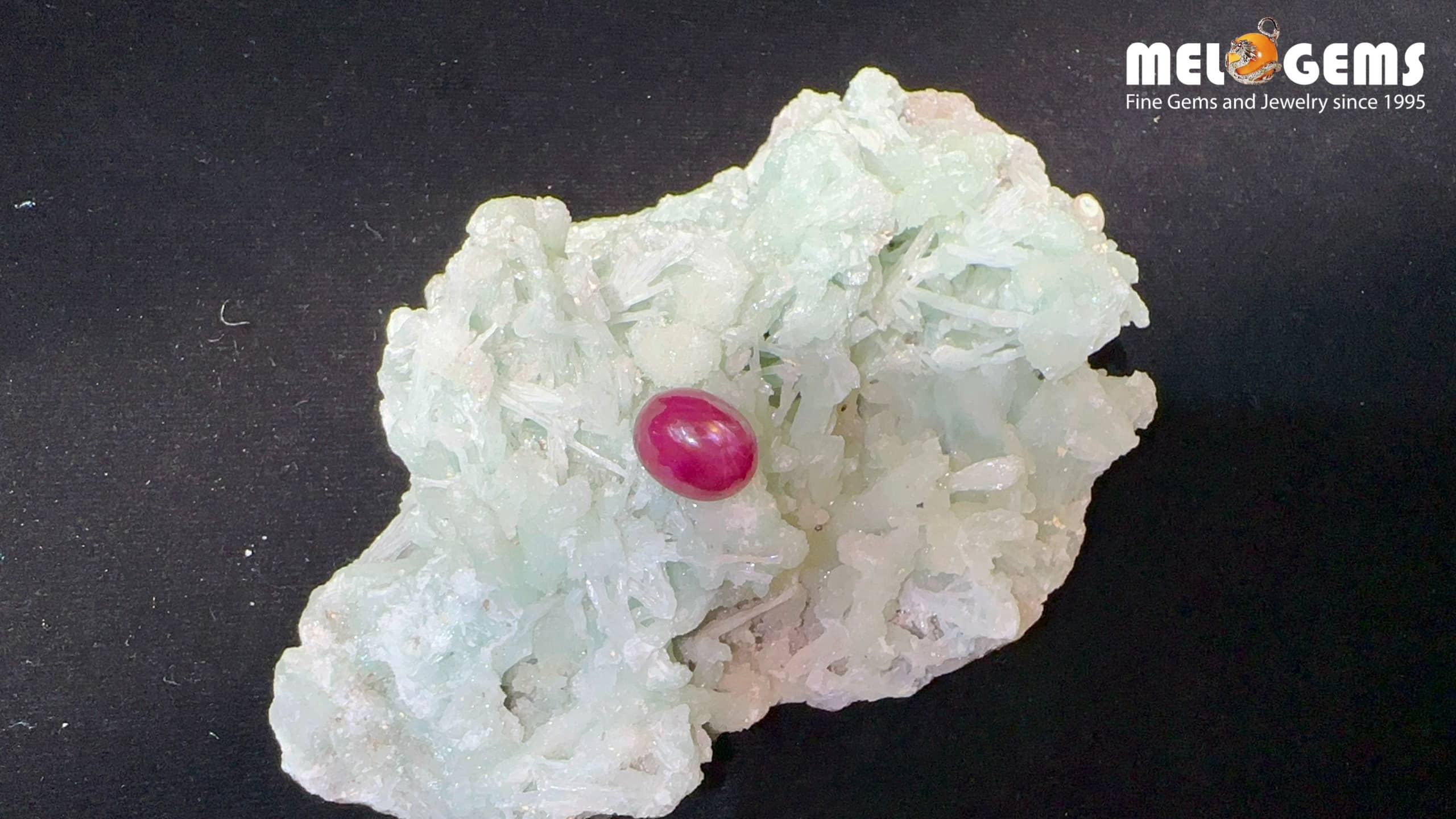 Da Ruby Star tu nhien 4,25 ct 2