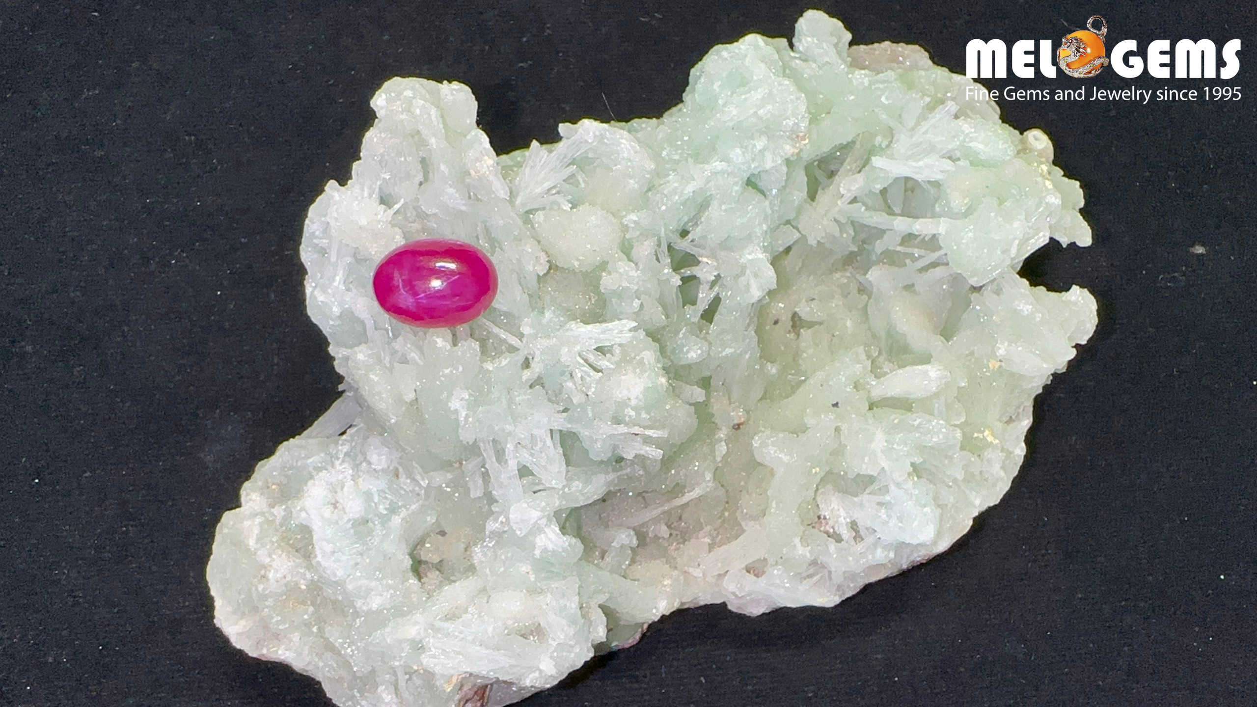 Da Ruby Star tu nhien 4,65ct 2