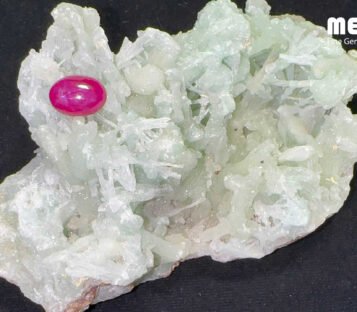 Da Ruby Star tu nhien 4,65ct 4