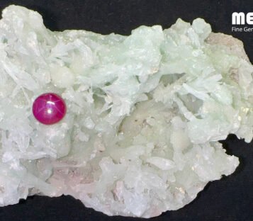 Da Ruby Star tu nhien 4ct 4