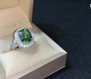 Green Faceted Sapphire Ring With Diamonds 4 Green Faceted Sapphire Ring With Diamonds 2
