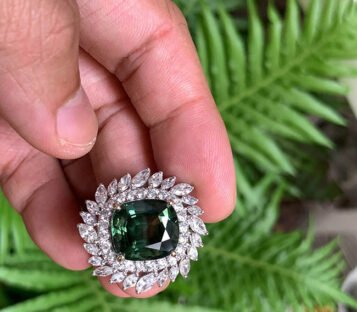 Green Sapphire Ring With Diamonds 2