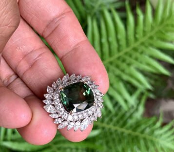 Green Sapphire Ring With Diamonds 3