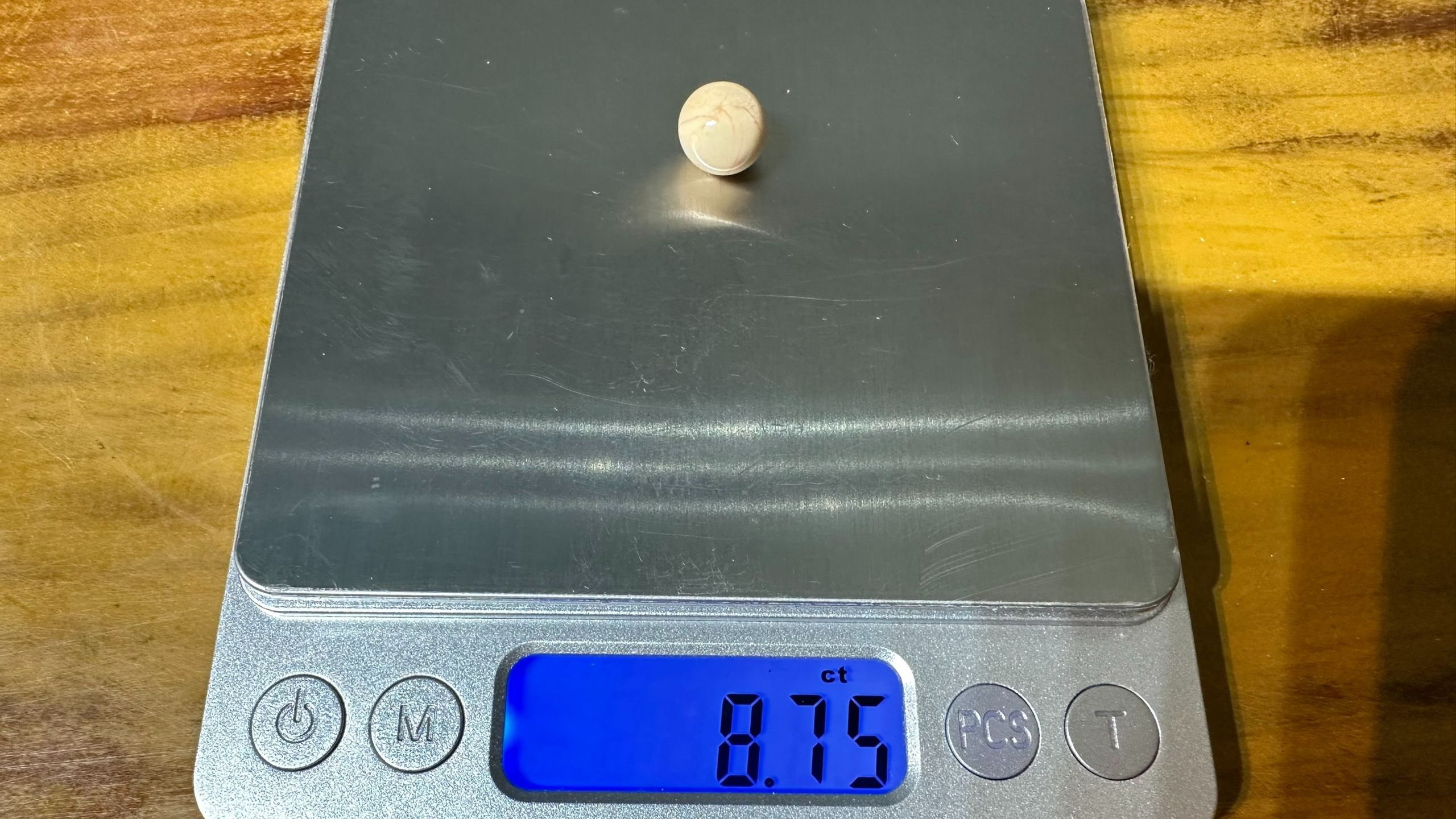 8,75 Carat Natural Melo Melo Pearl 6 ML11 3