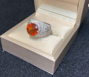 Mandarine Garnet Ring With Diamonds 3