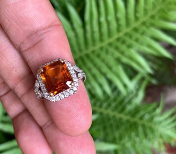 Mandarine Garnet Ring With Diamonds 4