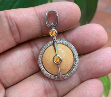 Natural Melo Melo Pearl Pendant With Sapphire And Diamond