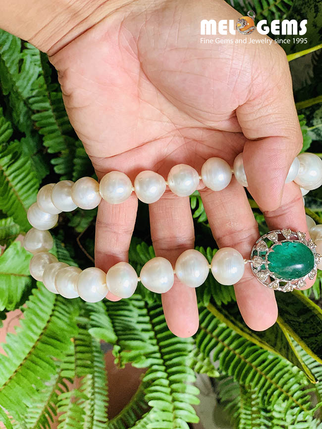 Natural Pearl Necklace With Emerald and Diamond Pendant 8 Natural Pearl Necklace With Emerald and Diamond Pendant 3
