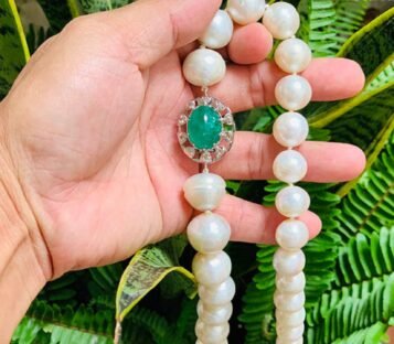 Natural Pearl Necklace With Emerald and Diamond Pendant