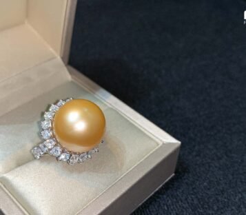 South Sea Pearl Ring With Diamonds 4