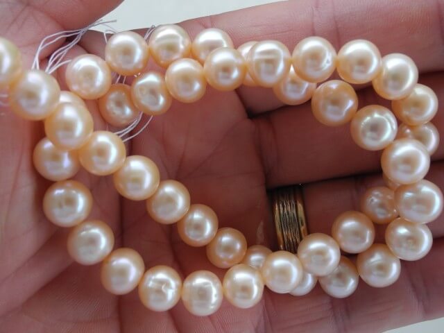 How Much is a Real Pearl Necklace Worth? 34 Assessing the authenticity of a pearl necklace