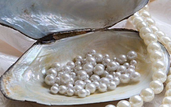 Differences between natural and cultured pearls