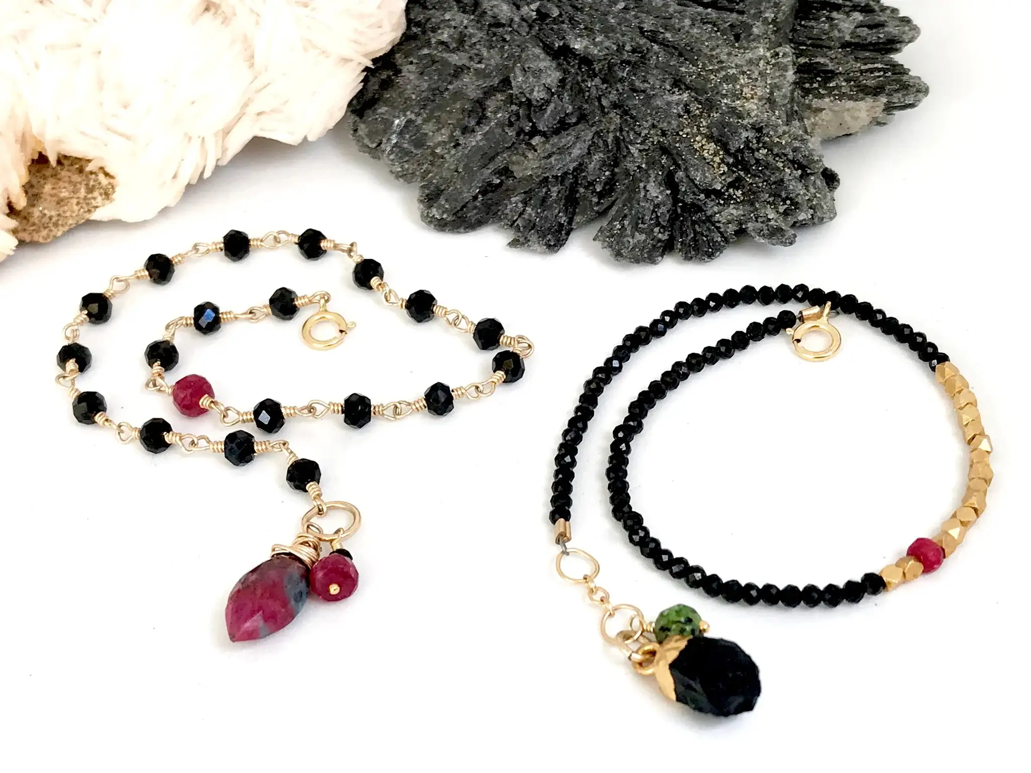 Thai Black Spinel: The Meaning Behind the Gemstone 44 How Thai Black Spinel is Used in Jewelry