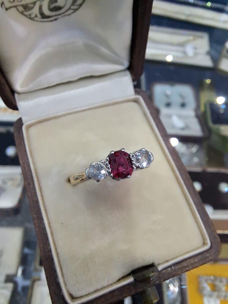 How to Shop for a Ruby with a Diamond Ring 6 Making the Purchase