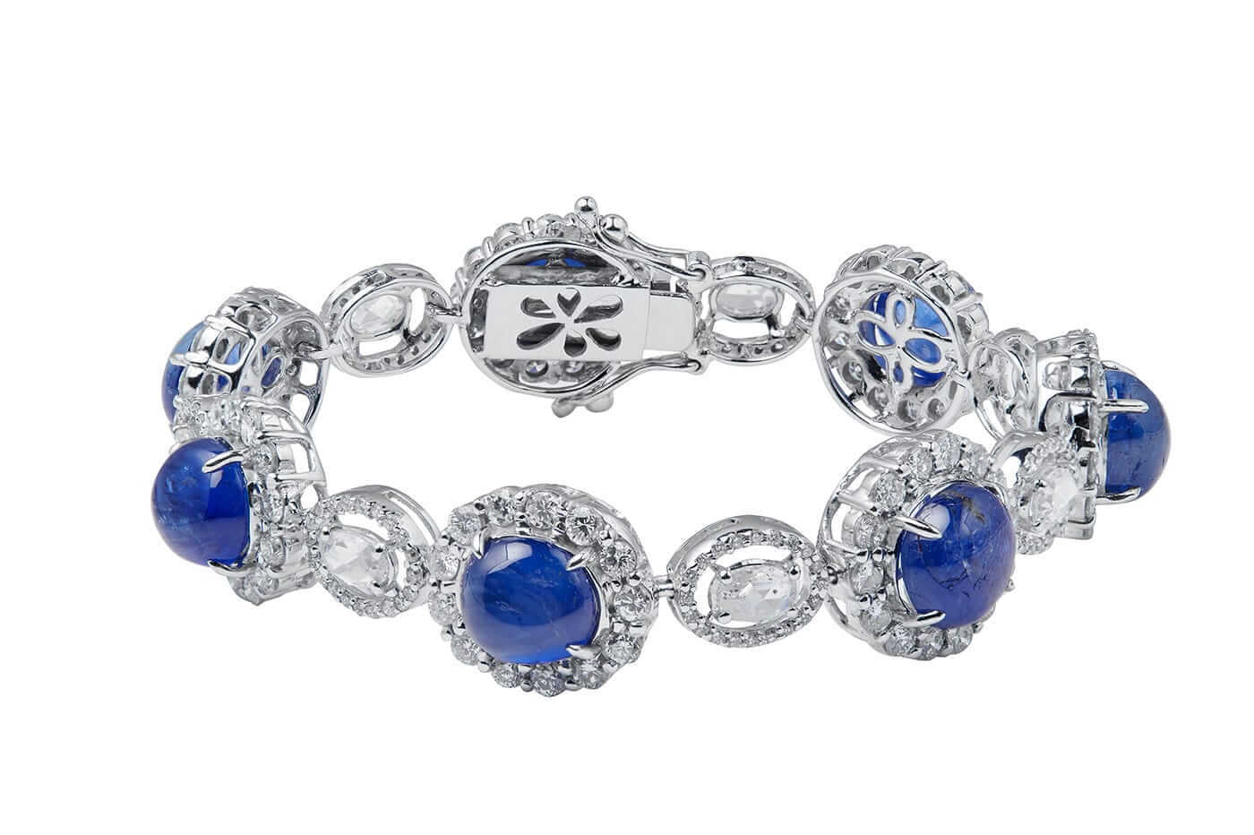 The Most Beautiful Sapphire and Diamond Bracelets 5 The Most Famous Sapphire and Diamond Bracelets in History