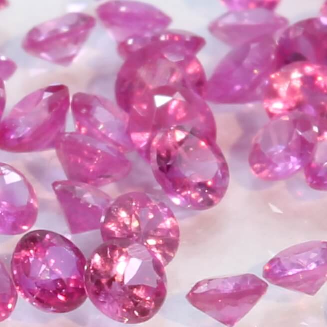 How Much Does Pink Spinel Cost Per Carat? 2 The price of pink spinel per carat can vary