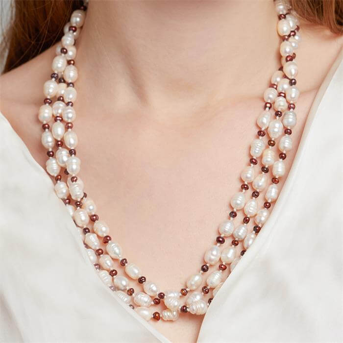 How Much is a Real Pearl Necklace Worth? 2 Understanding the value of a real pearl necklace