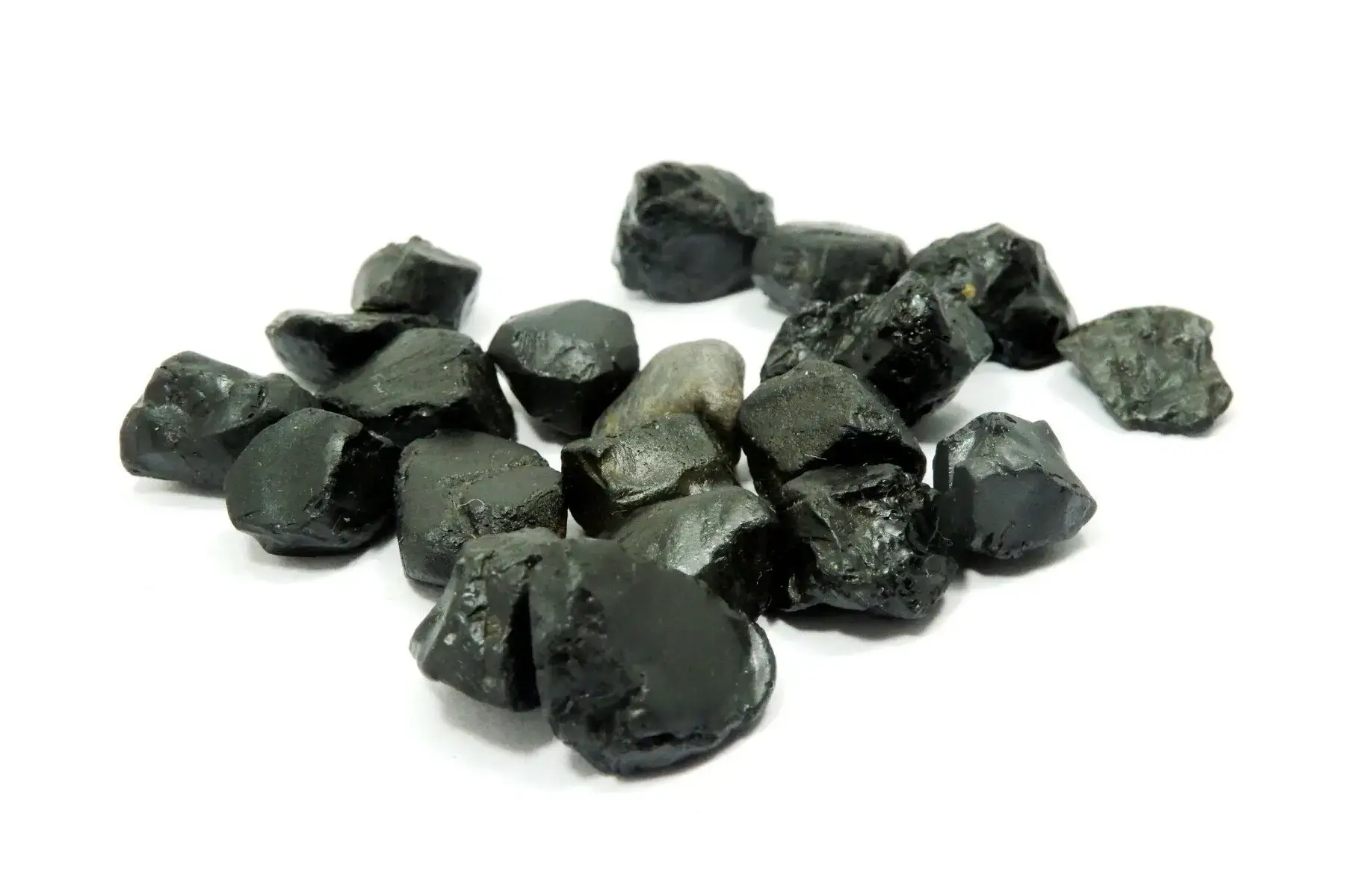 Discover the Many Benefits of Black Spinel Stones 2 What are Black Spinel Stones?