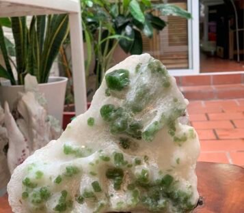 Gemstone Crystal Luc Yen CDQ04 2