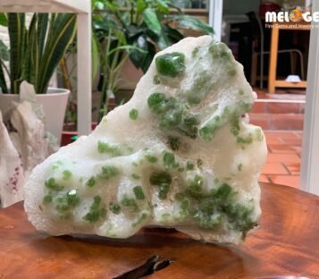 Gemstone Crystal Luc Yen CDQ04