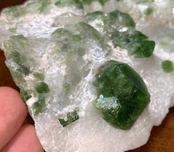 Gemstone Crystal Luc Yen CDQ05 4