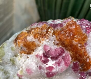 Gemstone Crystal Luc Yen CDQ10 2