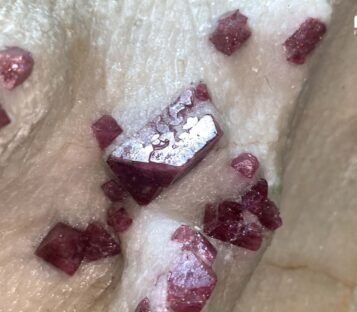 Gemstone Crystal Luc Yen CDQ18 2