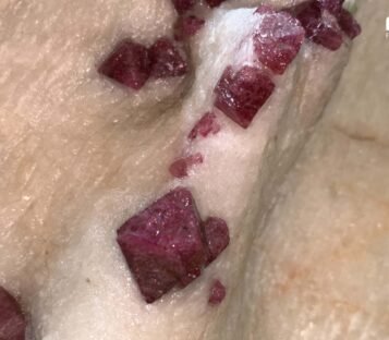 Gemstone Crystal Luc Yen CDQ18 4