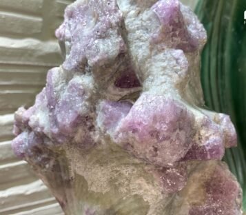 Gemstone Crystal Luc Yen CDQ25 3