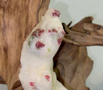 Gemstone Crystals Luc Yen CDQ100