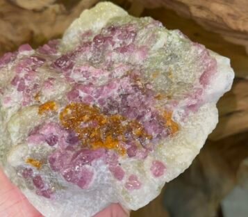 Gemstone Crystals Luc Yen CDQ105 3 Gemstone Crystals Luc Yen CDQ105 2