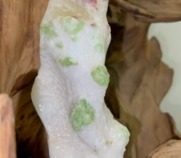 Gemstone Crystals Luc Yen CDQ106 2