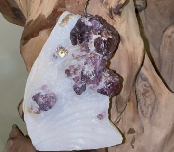 Gemstone Crystals Luc Yen CDQ109