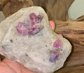 Gemstone Crystals Luc Yen CDQ110