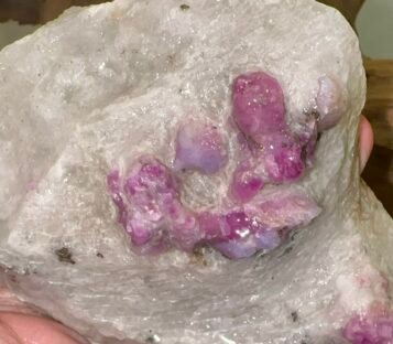 Gemstone Crystals Luc Yen CDQ110 3 Gemstone Crystals Luc Yen CDQ110 2