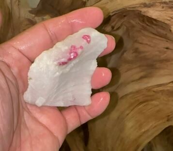 Gemstone Crystals Luc Yen CDQ139 3 Gemstone Crystals Luc Yen CDQ139 1