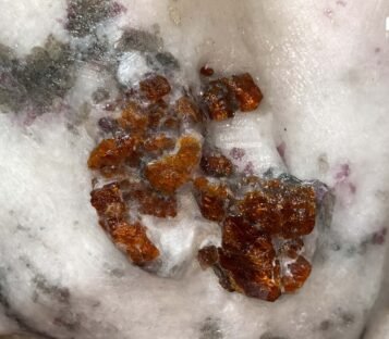 Gemstone Crystals Luc Yen CDQ30 4 Gemstone Crystals Luc Yen CDQ30 3