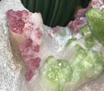 Gemstone Crystals Luc Yen CDQ51 4 Gemstone Crystals Luc Yen CDQ51 3