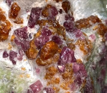 Gemstone Crystals Luc Yen CDQ52 4 Gemstone Crystals Luc Yen CDQ52 3