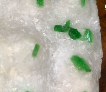 Gemstone Crystals Luc Yen CDQ64 3