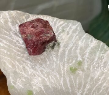 Gemstone Crystals Luc Yen CDQ65 3