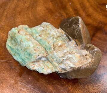 Gemstone Crystals Luc Yen CDQ68