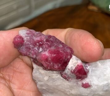 Gemstone Crystals Luc Yen CDQ69 2