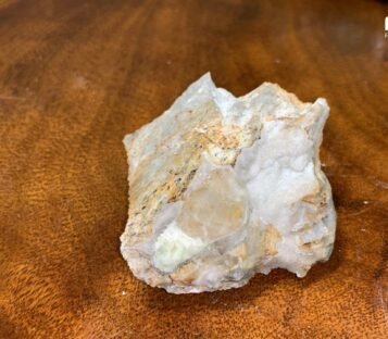 Gemstone Crystals Luc Yen CDQ74 2