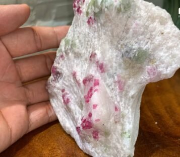 Gemstone Crystals Luc Yen CDQ82 2