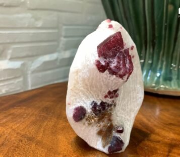 Gemstone Crystals Luc Yen CDQ84