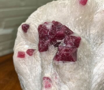 Gemstone Crystals Luc Yen CDQ85 2