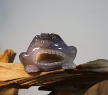 Natural Agate Feng Shui Good Luck Wealthy Frog With Crystal Cave  CPT0021