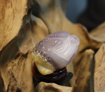 Natural Agate Feng Shui Good Luck Wealthy Frog With Crystal Cave  CPT0023