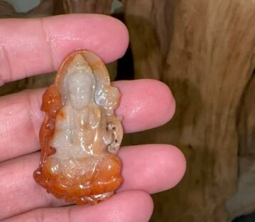 Natural Jade Loving Kindness Quan Yin CTHQA02